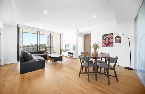Castle Hill Apartment | Castle Hill Modern 2BR Apartment