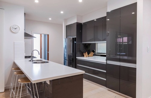 Prospect House | Castle - Pet Friendly, City Fringe, Office, Garage