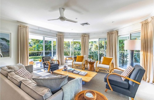 Corlette House | Celeste, 26 Bonito Street - Tranquil, Stylish & Pet friendly