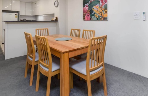 Canberra City Centre Apartment | Central 2-bed Apartment with Gym and Spa