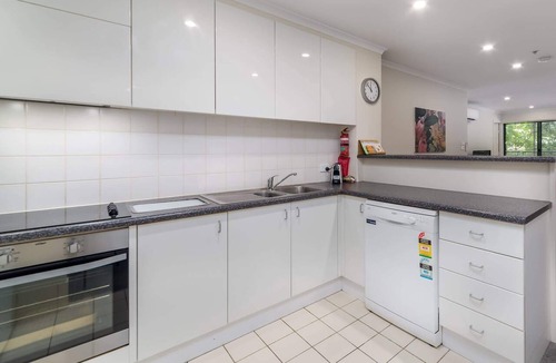Canberra City Centre Apartment | Central 2-bed Apartment with Gym and Spa