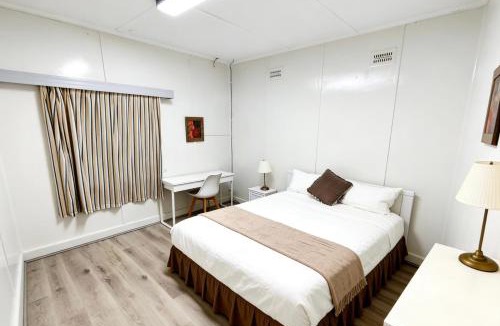 Burwood House | Central Burwood quiet share stay