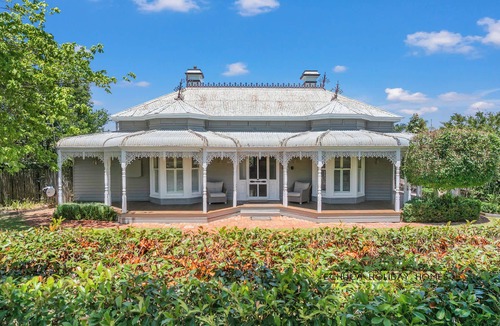 Echuca House | Central Charm - the best of Echuca living!