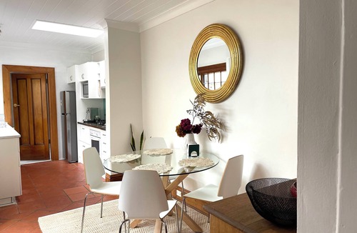 Erskineville House | Central Erko w/parking. 5 mins walk to shops, dining & trains.