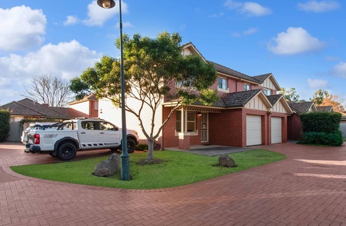Wagga Wagga Apartment | Central Escape | Walk to CBD, Cosy & Convenient