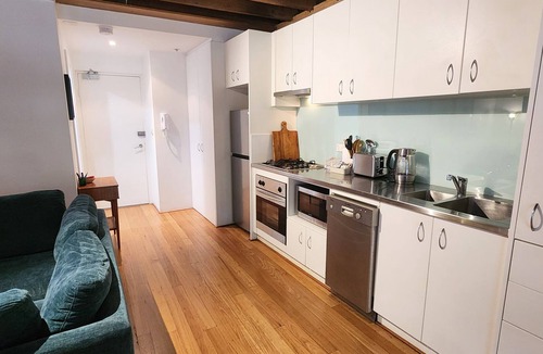 Camperdown Apartment | Central New York-Style Loft with parking - Inner City Apartment - Chippendale