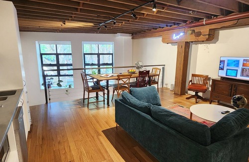 Camperdown Apartment | Central New York-Style Loft with parking - Inner City Apartment - Chippendale