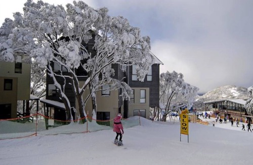 Hotham Heights Ski Chalet | Chalet Deich Ski-in/Ski-out