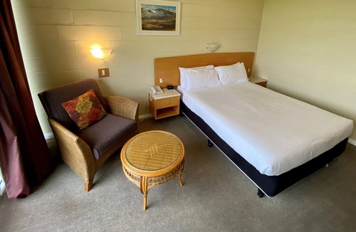 Traralgon Apartment | Charm and private, fully furnished suite for rent.