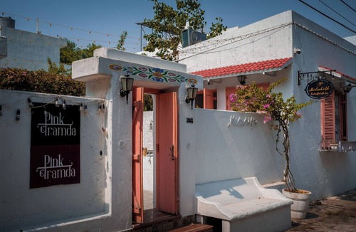 Gomti Nagar Villa | Charming 1-bedroom villa in delightful Lucknow with AC