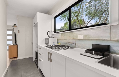 Bomaderry Apartment | Charming 1BR Hideaway in Coastal Bomaderry