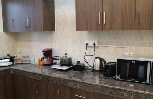 Taj Ganj Apartment | Charming 2-bedroom, 2-bathroom spacious apartment nestled near "Taj Mahal"