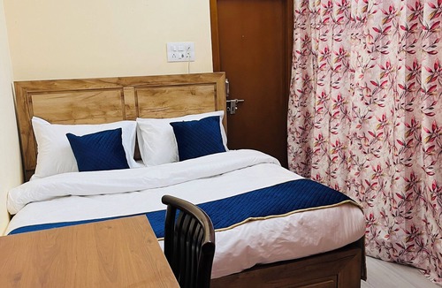Hazratganj House | Charming 2-bedroom house with WiFi, AC in Lucknow