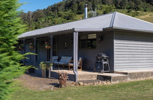 Gheerulla Cottage | Charming 3 bedroom Cottage in Belli Park