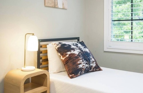 Castle Hill House | Charming 4-bedroom house with AC, WiFi in tranquil Castle Hill
