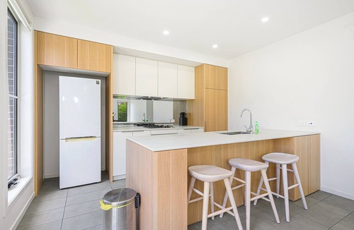 Denham Court House | Charming 4-bedroom house in delightful Denham Court with AC, WiFi