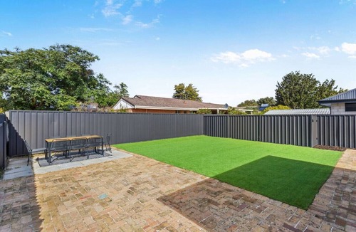 Forrestfield House | Charming Forrestfield Escape!
