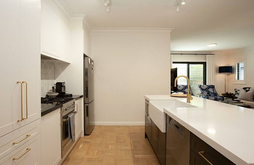 Mosman Apartment | Charming Mosman is beautifully light and stylish three-bedroom apartment in central Mosman location
