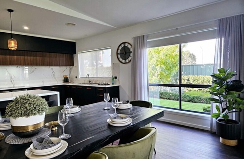 Kialla House | Charming on Cormorant