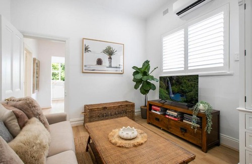 Glebe Apartment | Charming Retreat in Exclusive Glebe Estate