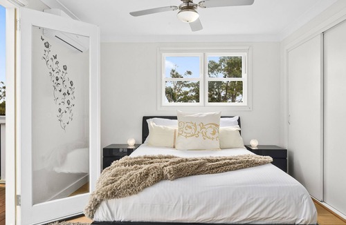 Willow Vale House | Charming Studio