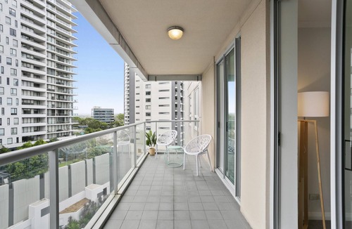Chatswood Apartment | Chatswood- HELP1 Help Street - Stylish 1BR with Balcony Pool Views Near Chatswood Station