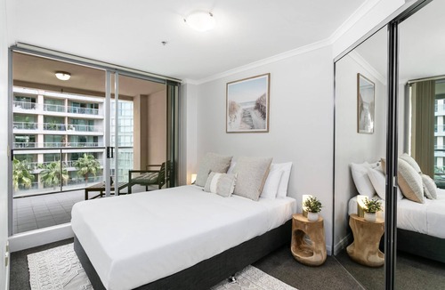 Chatswood Apartment | Chatswood - HELP7 Help Street - 1 Bedroom with free parking in the heart of Chatswood