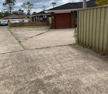 Plumpton House | Cheerful 4 bedroom home with parking on premises