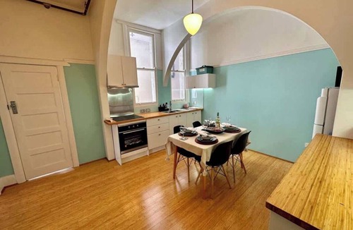 Kings Cross Apartment | Chic 1-Bed unit at Potts Point