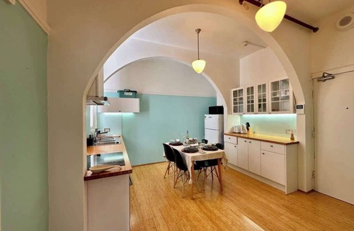 Kings Cross Apartment | Chic 1-Bed unit at Potts Point