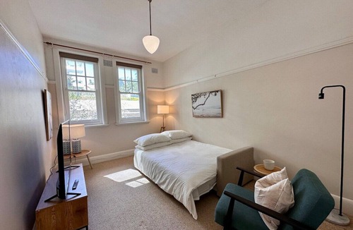 Kings Cross Apartment | Chic 1-Bed unit at Potts Point