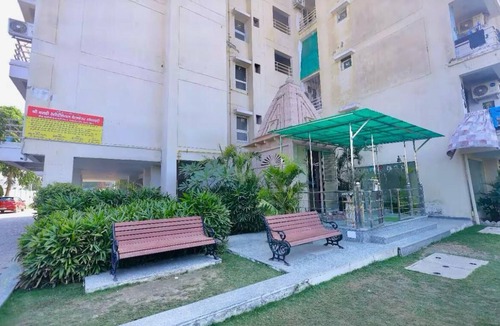 Taj Ganj Apartment | Chic 3-bedroom apartment with AC, fitness room in awesome Agra nera Taj Mahal