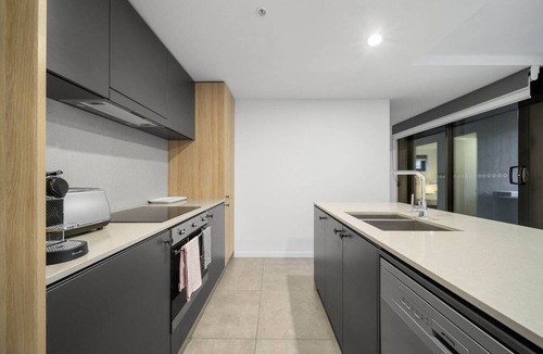 Braddon Apartment | Chic Inner-City 2-Bed Abode with Pool, Gym & Sauna