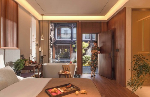 Dayan Old Town Hotel | Chinese-style garden resort hotel
