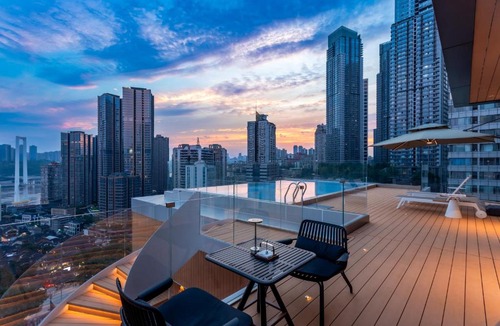 Yuzhong Hotel | Chongqing Jiefangbei Pedestrian Street Intercity Hotel