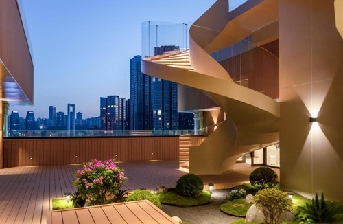 Yuzhong Hotel | Chongqing Jiefangbei Pedestrian Street Intercity Hotel