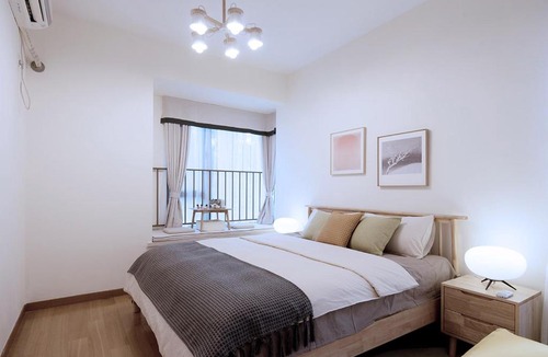 Yuzhong Apartment | Chongqing Yuzhong·Liziba Station· Locals Apartment 00169360