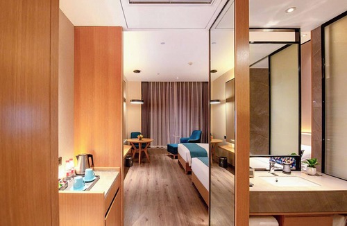 Yuzhong Hotel | chongqingximeijiudian