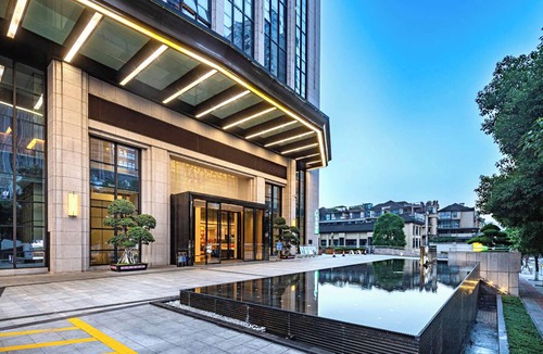 Yuzhong Hotel | chongqingximeijiudian