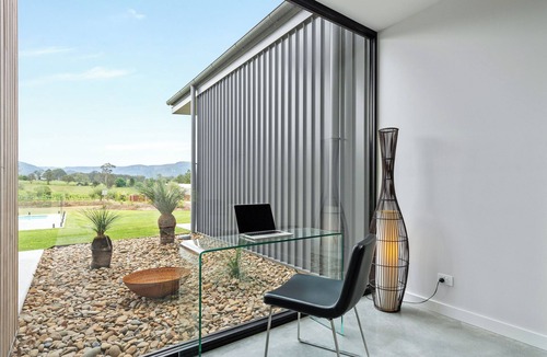 Barrengarry House | Chris' - Designer Masterpiece in Kangaroo Valley