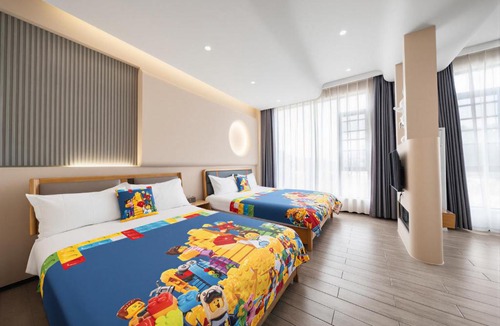 Pudong Hotel | 初心莫舍酒店Chuxin Moshe Hotel Shanghai Shanghai International Tourism Resort BranchFree shuttle to Shanghai Airport Disneyland Heartshaped outdoor infinity pool Freshly ground coffee Laundry service Massage chairs Breakfast for foreign