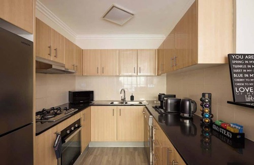 Darling Harbour Apartment | City Apt + Parking | 5 Mins to Darling Harbour