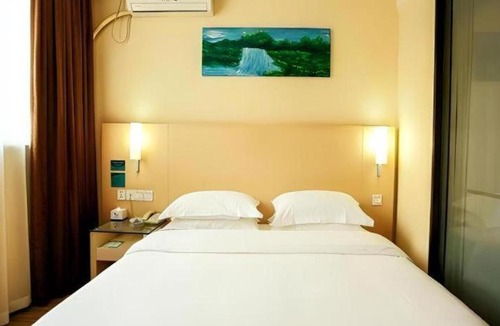 Changzhou District Hotel | City Comfort Inn Wuzhou Municipal Square