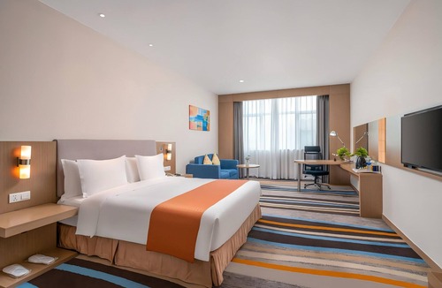 Baiyun Hotel | City Holiday Hotel Guangzhou Baiyun Airport Renhe Metro Exit B