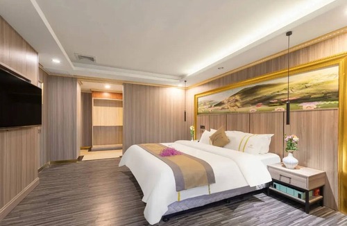 Shajing Hotel | City-state apartments - Niu Hu Subway
