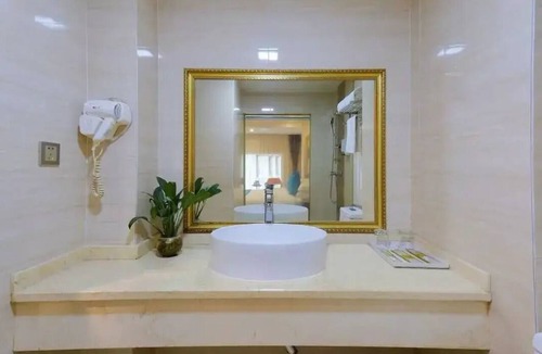 Longhua District Hotel | City-state Boutique Hotel