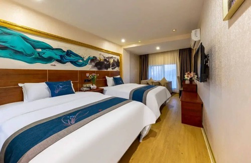 Longhua District Hotel | City-state Boutique Hotel