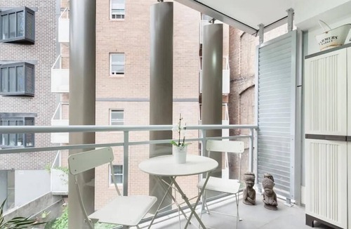 Darling Harbour Apartment | City Stay, Darling Harbour, modern apartment