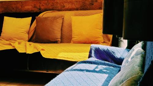 Huaihai Road Commercial Area Apartment | CityWalk Cottage With Two Beds and Courtyard