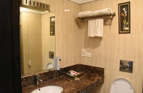 Kaushambi Hotel | Clarks Inn Kaushambi
